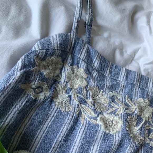 Hollister crop top - Picture 2 of 4